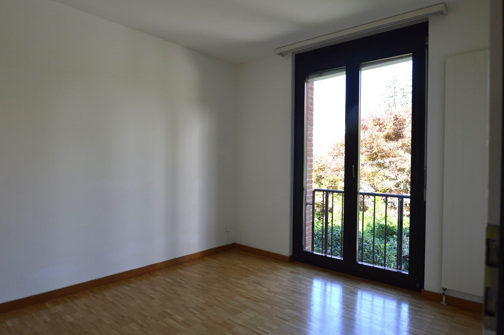 APPARTAMENTO 5.5 LOCALI CON TERRAZZA, IN ZONA TRANQUILLA NEL VERDE