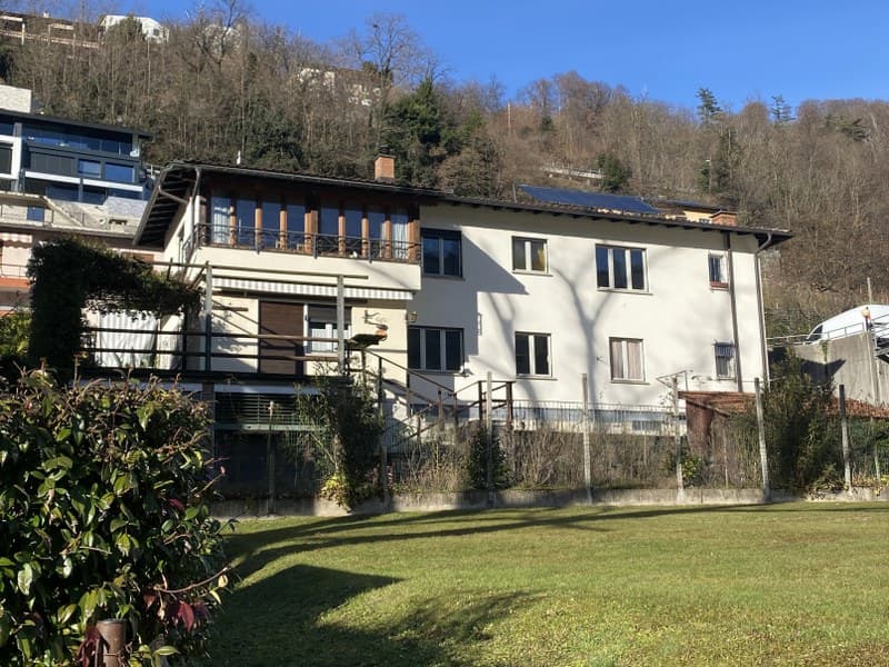 NUOVO PREZZO - OCCASIONE UNICA - AMPIA CASA UNIFAMILIARE - 5.5 LOCALI CON GIARDINO