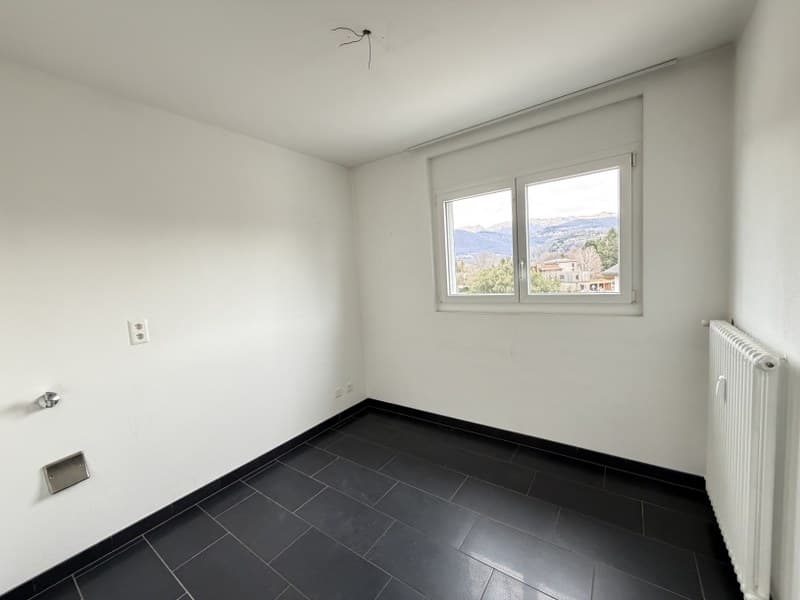 APPARTAMENTO ATTICO 5.5 LOCALI CON TERRAZZA E VISTA APERTA