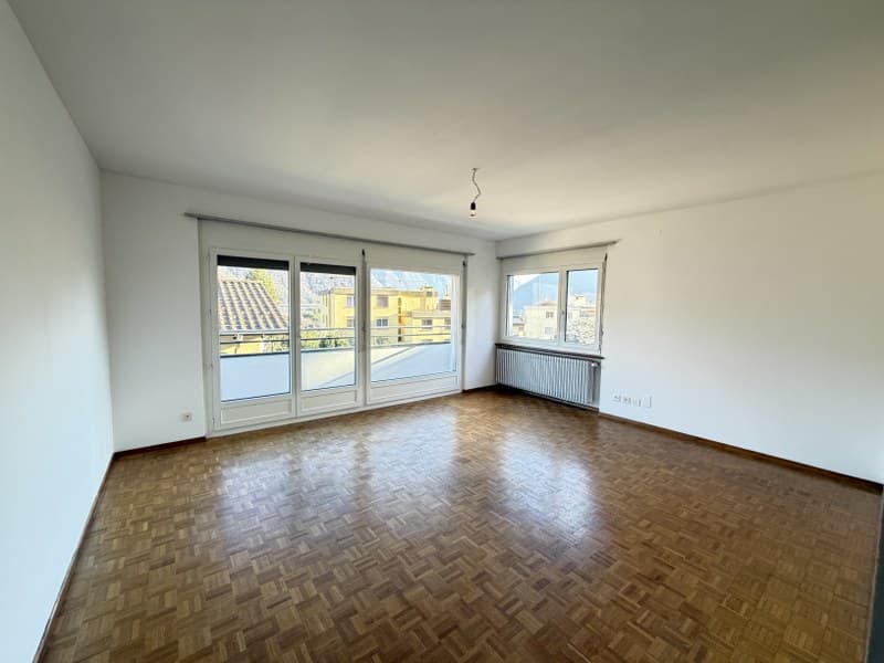 APPARTAMENTO 4.5 LOCALI CON PARZIALE VISTA LAGO