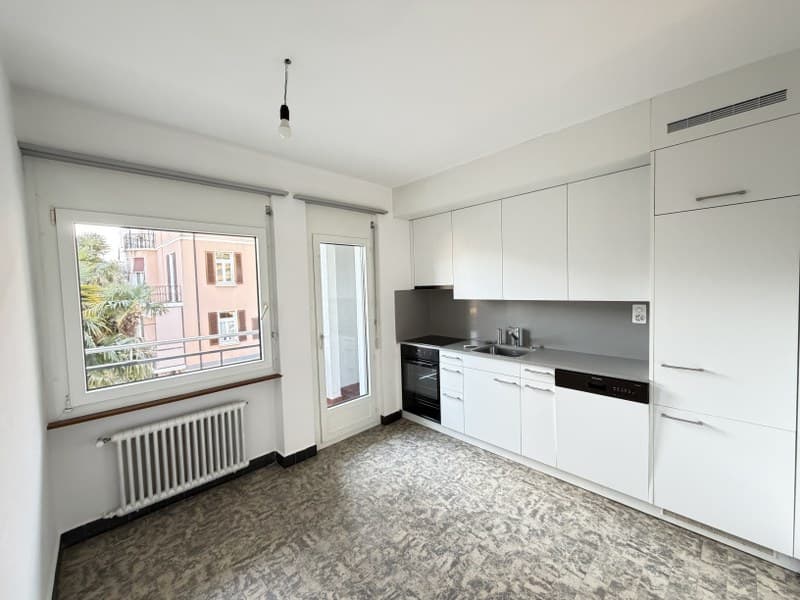 APPARTAMENTO 4.5 LOCALI CON PARZIALE VISTA LAGO