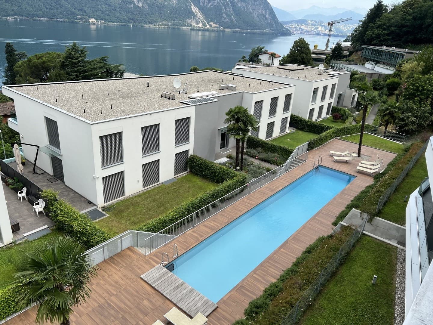 MODERN 3.5 ROOM APARTMENT WITH STUNNING LAKE VIEW