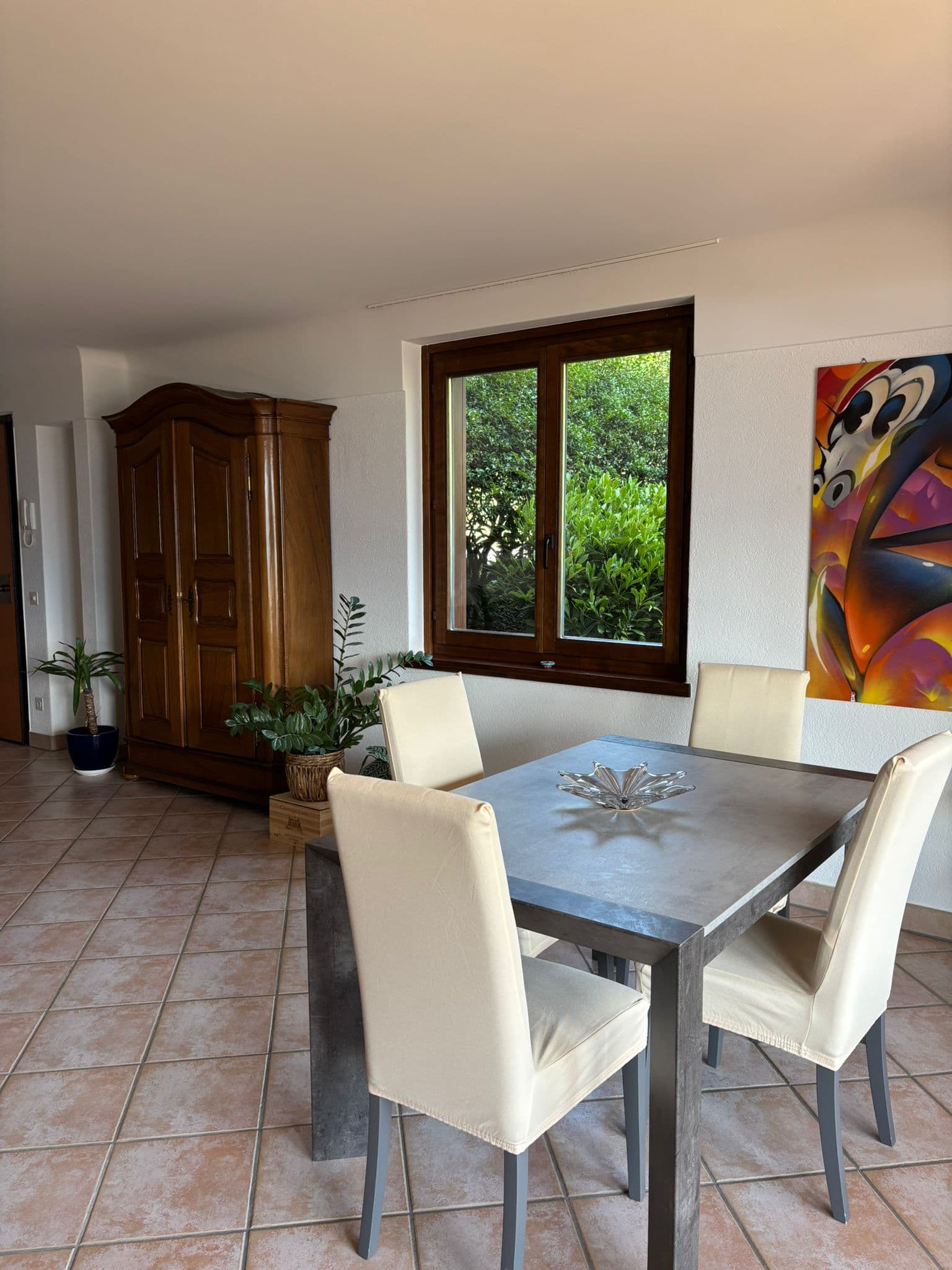 LUMINOSO APPARTAMENTO 3.5 LOCALI CON SPLENDIDA VISTA LAGO