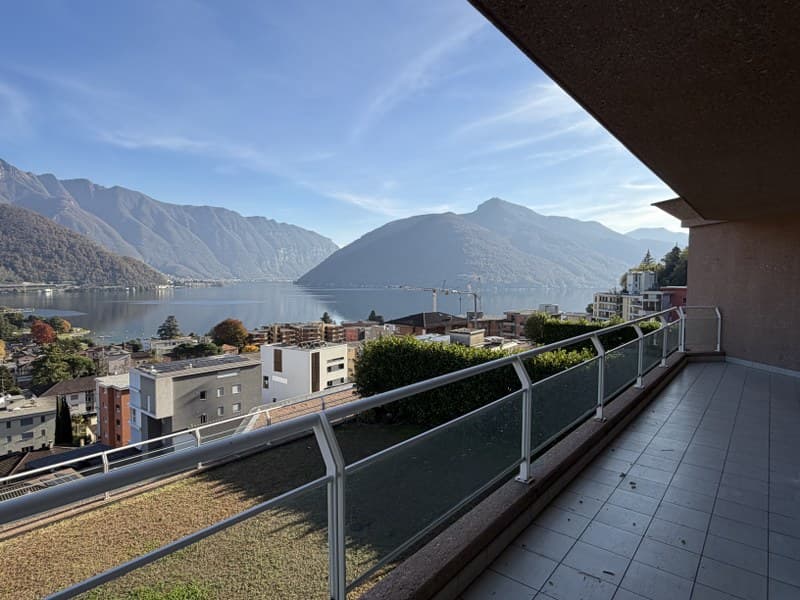 3.5-ROOM PENTHOUSE WITH A BEAUTIFUL TERRACE OVERLOOKING THE LAKE