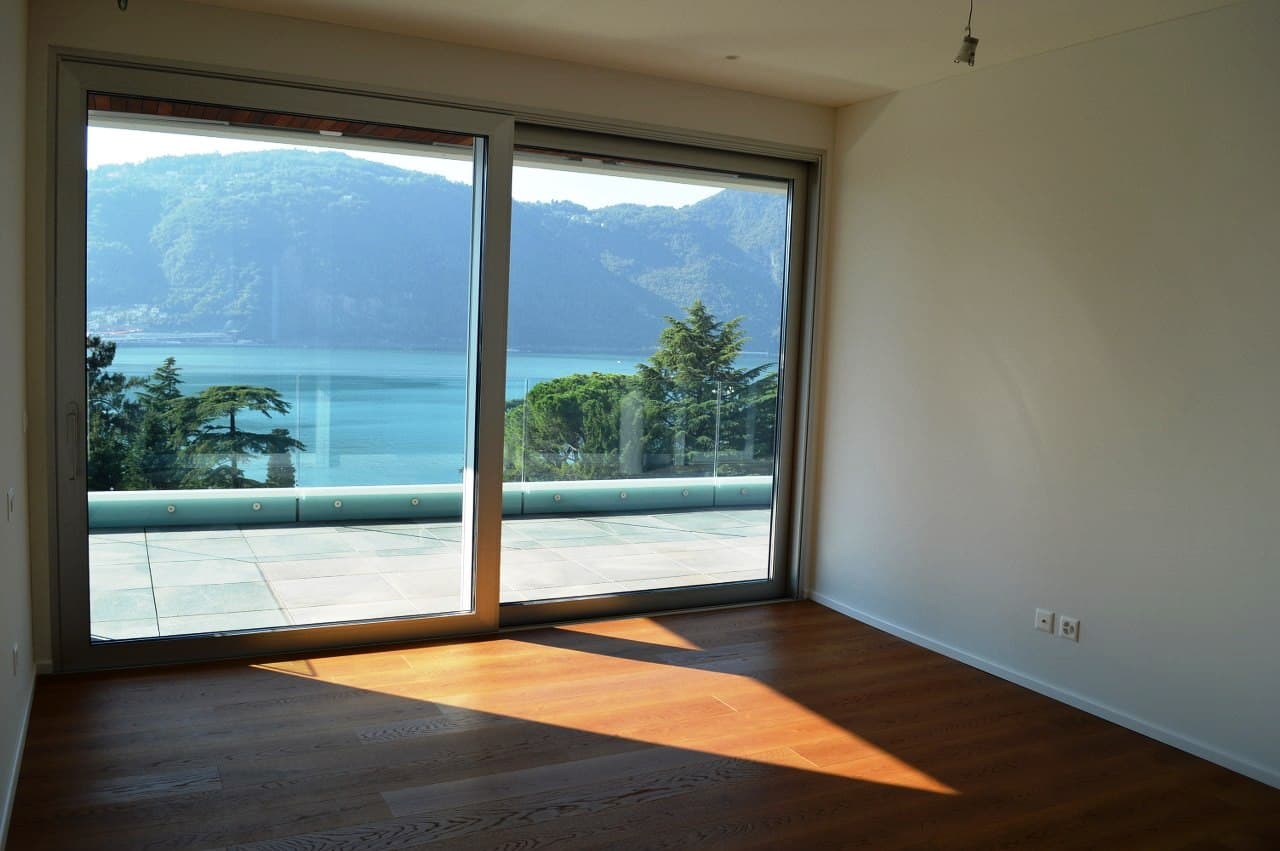 ATTICO DI 4.5 LOCALI CON SPLENDIDA VISTA LAGO