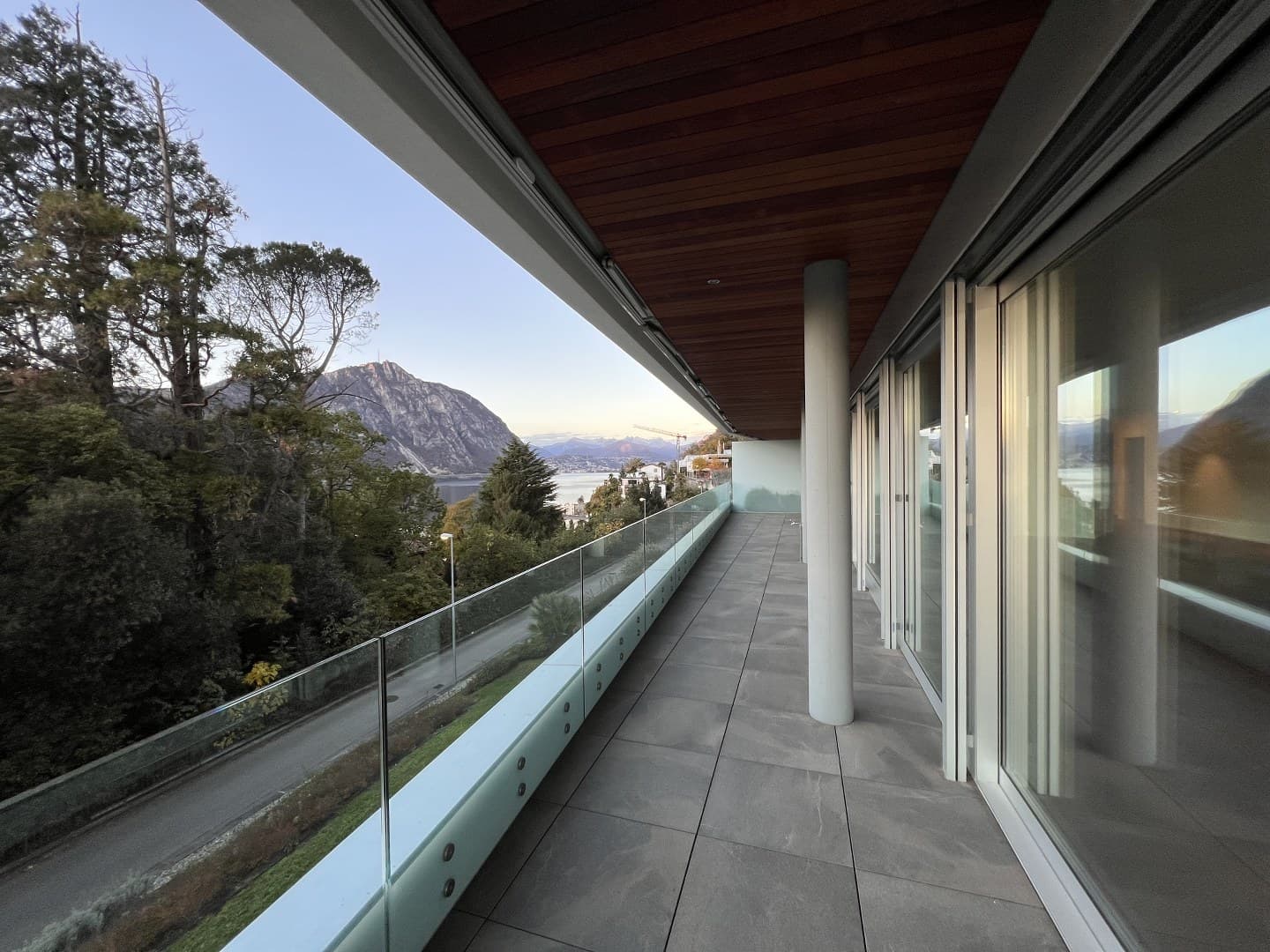 NUOVO APPARTAMENTO DI 5.5 LOCALI CON SPETTACOLARE VISTA LAGO