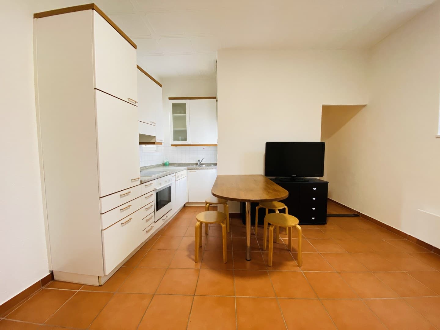 CHARMING 2.5-ROOM APARTMENT IN THE HEART OF THE HISTORIC CENTER