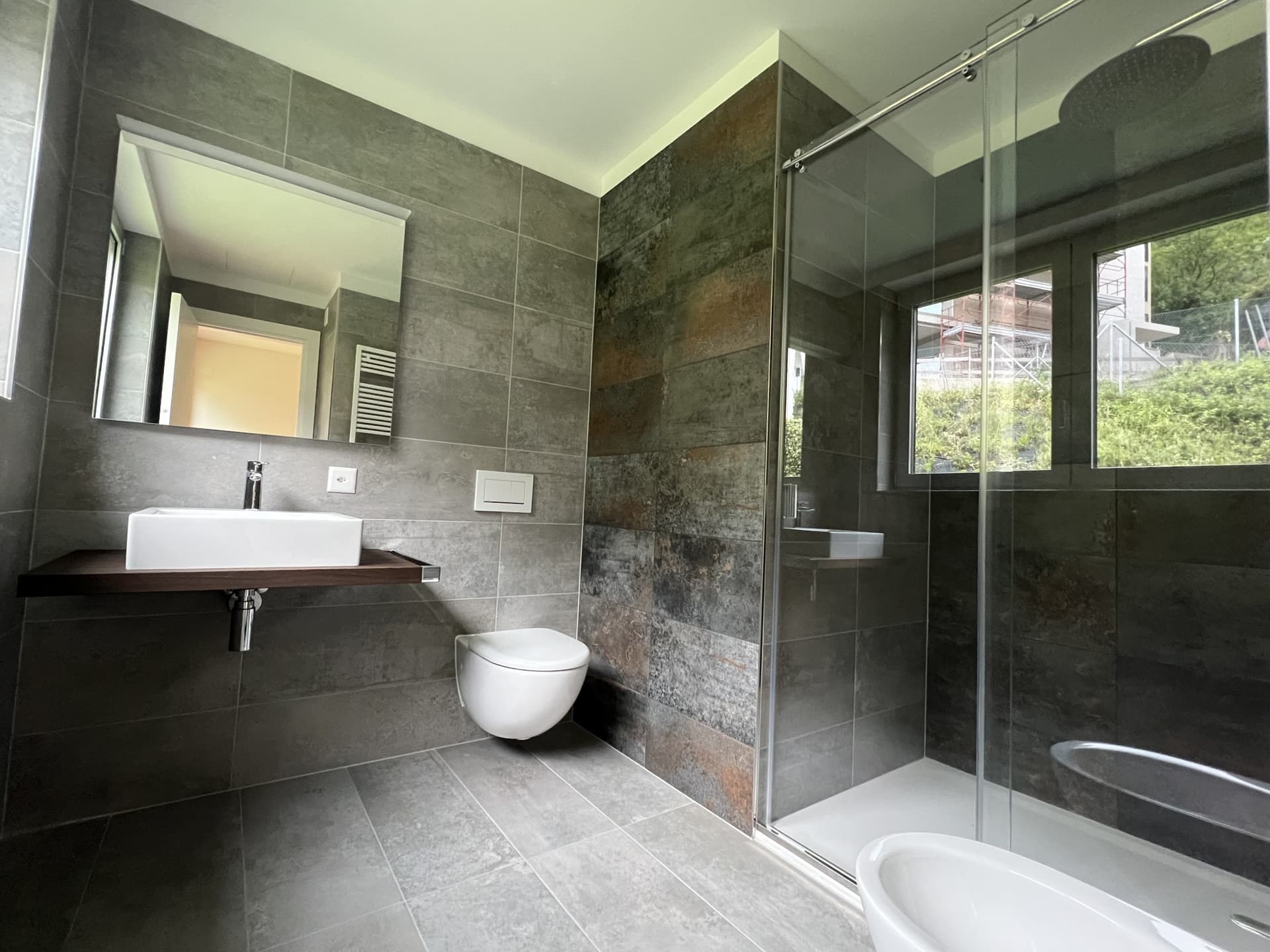 NUOVO APPARTAMENTO DI 5.5 LOCALI CON SPETTACOLARE VISTA LAGO