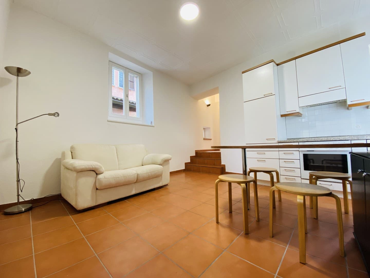 CHARMING 2.5-ROOM APARTMENT IN THE HEART OF THE HISTORIC CENTER