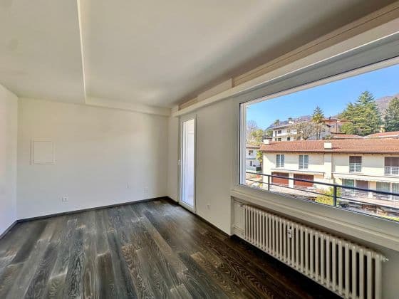 RENOVATED 4.5 ROOMS APARTMENT WITH SHARED SWIMMING POOL