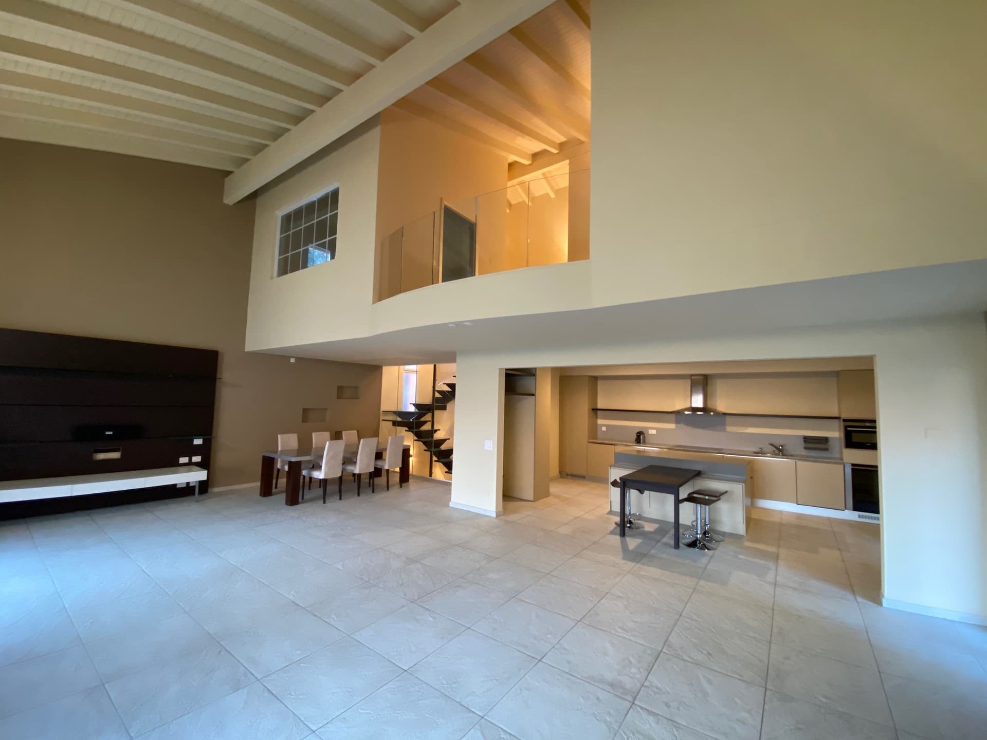 CASA UNIFAMILIARE NEL VERDE