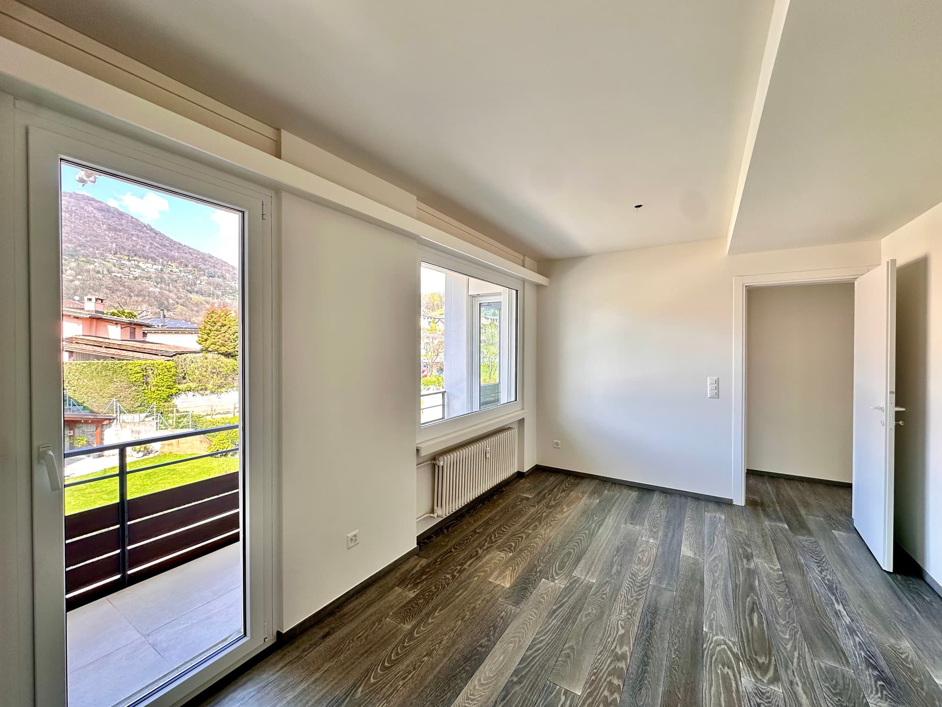 FULLY RENOVATED 4.5 APARTMENT - TOP FLOOR
