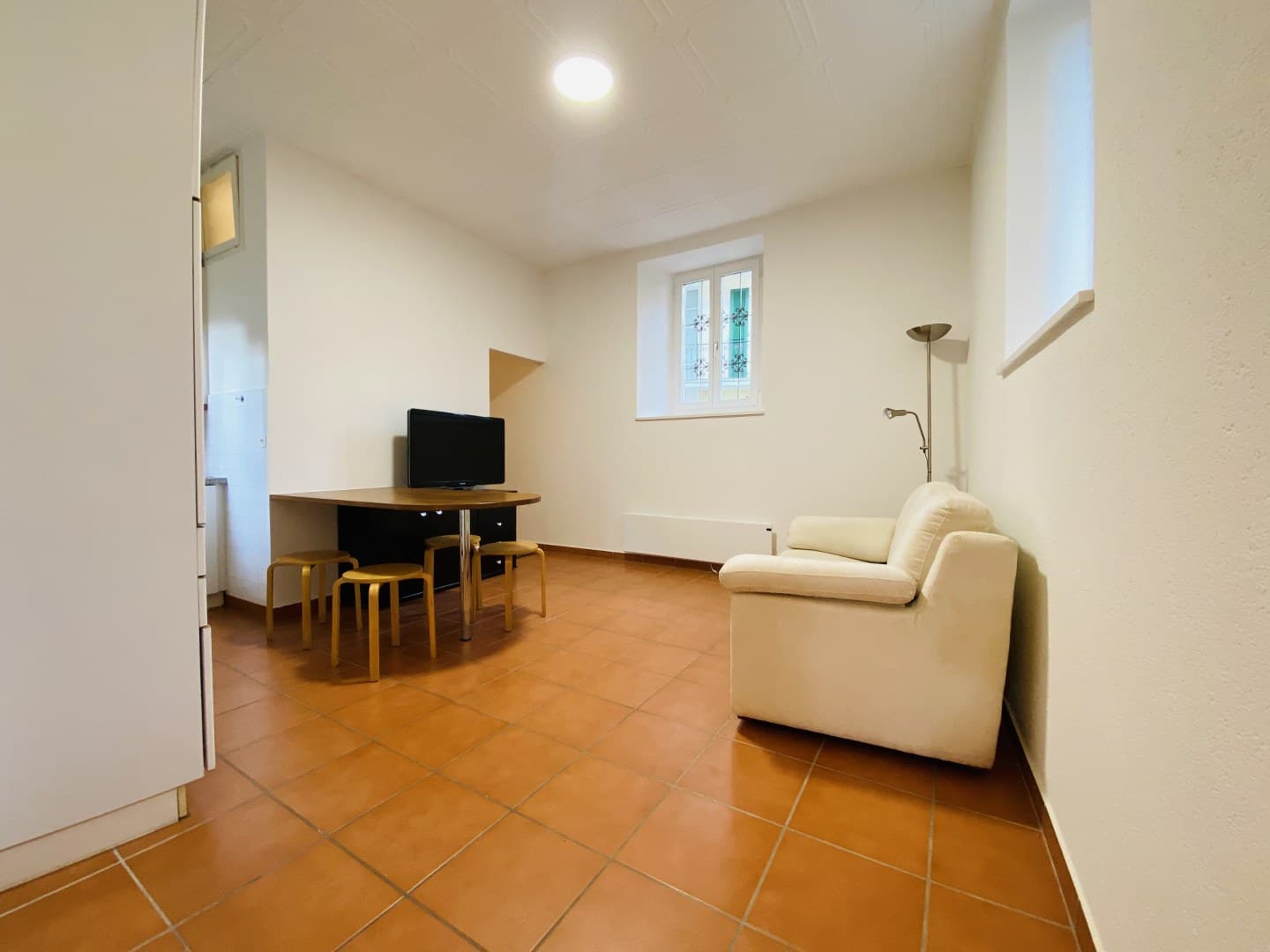 CHARMING 2.5-ROOM APARTMENT IN THE HEART OF THE HISTORIC CENTER