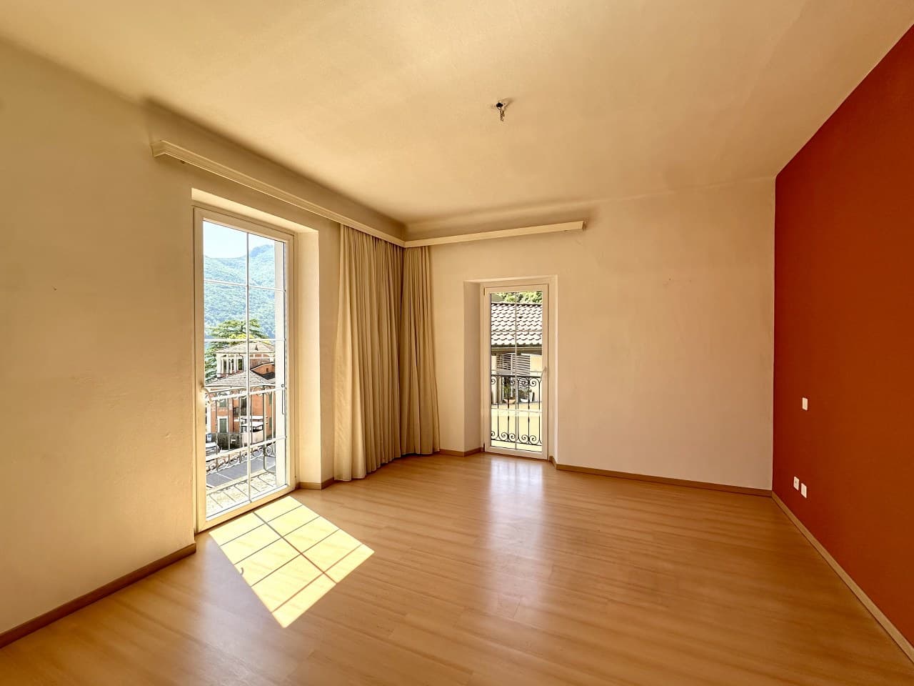 4.5-ROOM SINGLE-FAMILY HOUSE WITH BREATHTAKING VIEWS OF THE LAKE