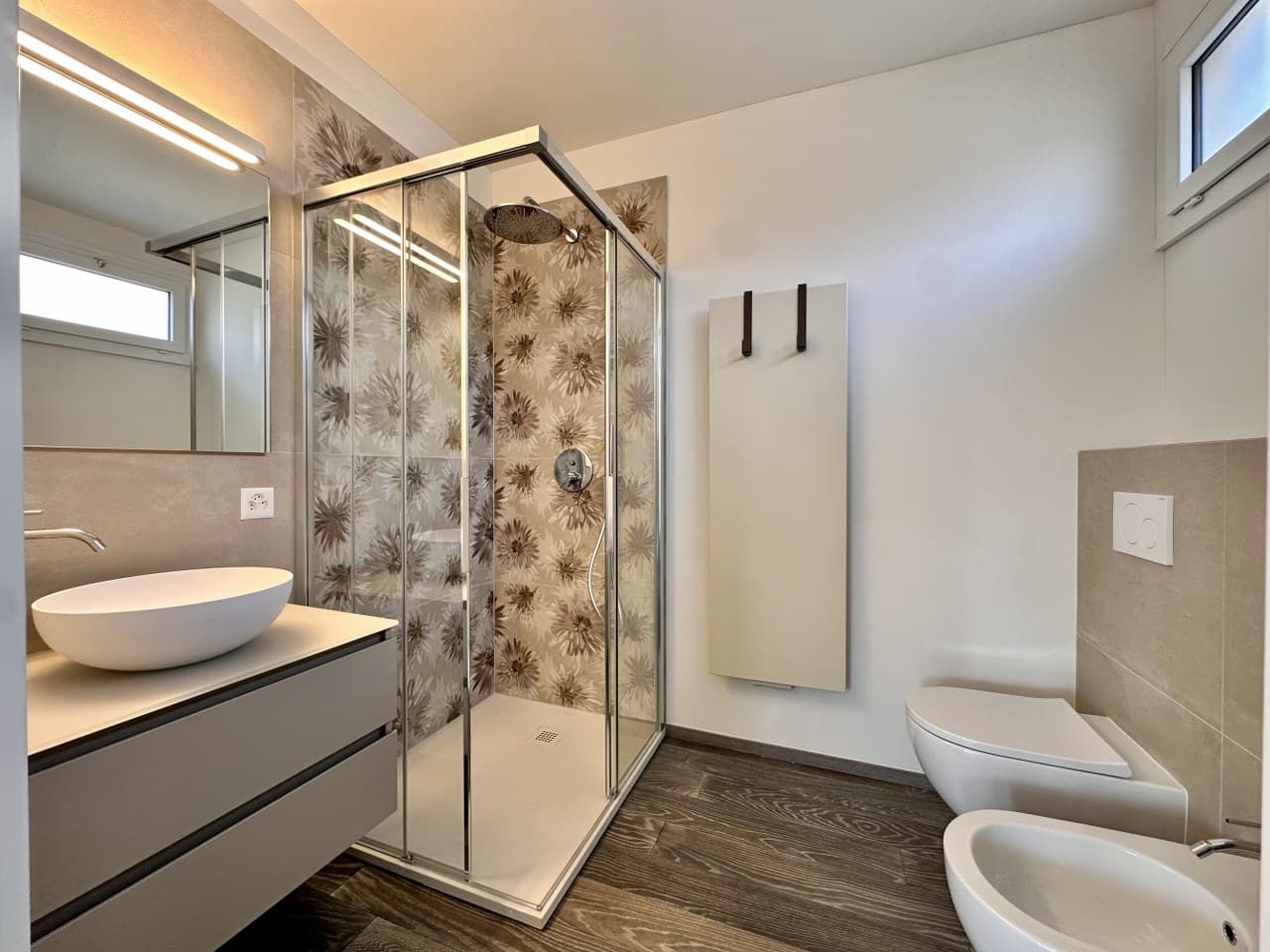 RENOVATED 4.5 ROOMS APARTMENT WITH SHARED SWIMMING POOL